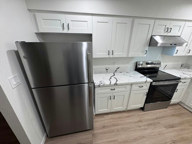 Photo - 2130 N Glenn Ave Unit 2130