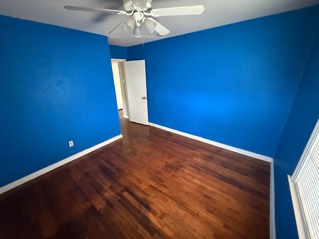 Photo - 2416 31st St