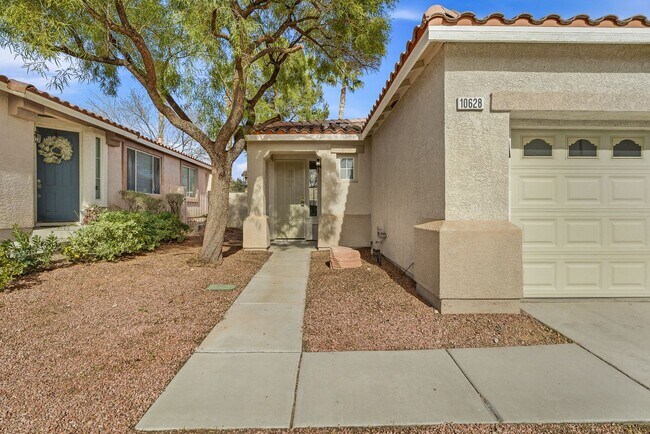 Photo - SUMMERLIN NORTH!!! SINGLE STORY!!! LARGE YARD!!! RECENTLY RENOVATED!!! NEW CARPET!!! NEAR DOWNTOW...