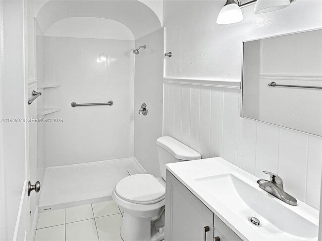 Photo - 1834 Harding St Unit 1