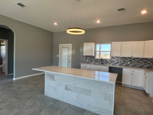 Photo - Super Nice Beautiful  3 bedroom 2 bath- In...