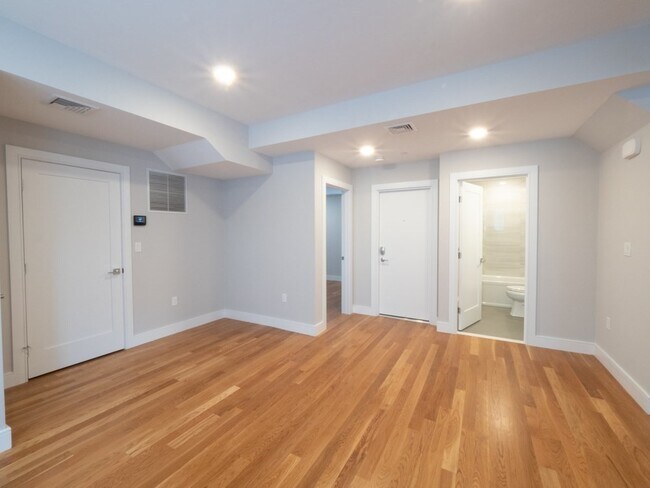 Photo - 78 Gibbs St Unit B