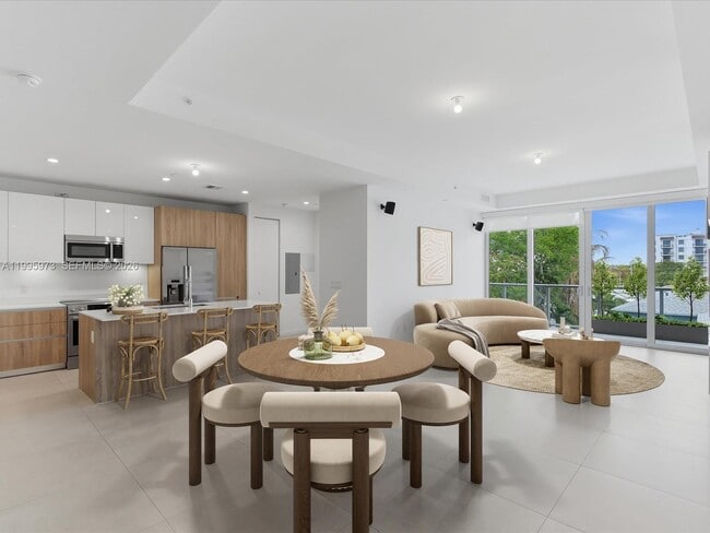 Photo - 529 SW 11th St Unidad 303