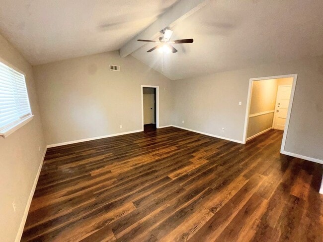 Photo - 723 Cherry Valley Dr
