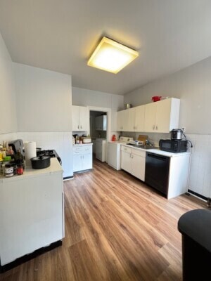 Photo - 104 Strathmore Rd