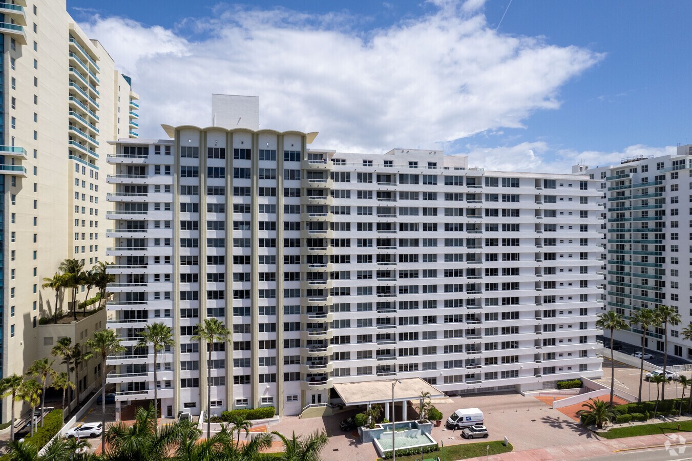 Photo - Carriage Club North