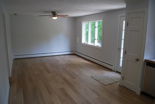 Building Photo - 316 Rollstone Rd Unit Apartment B