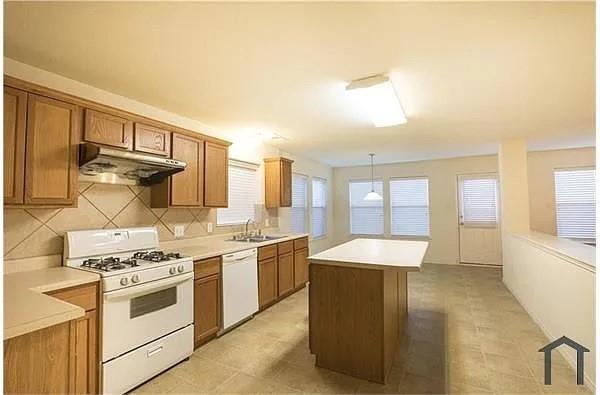 10620 Colfax Dr
