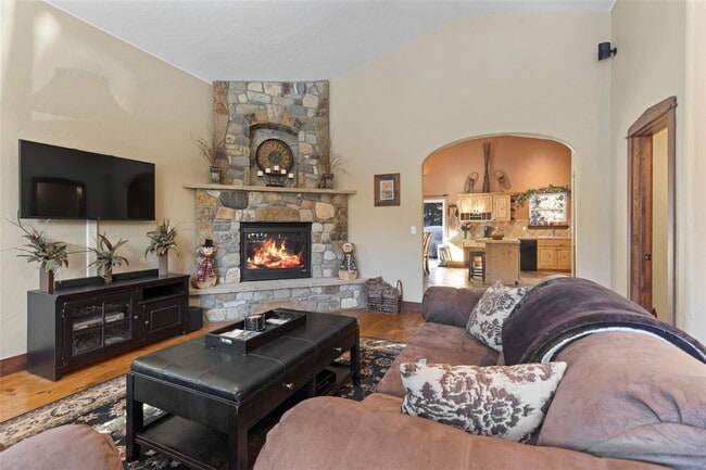 Building Photo - "Luxurious 3-Bed Sanctuary in Breckenridge... Rental