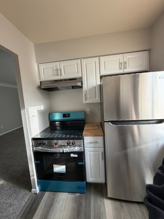 Photo - 2275 Warren Rd