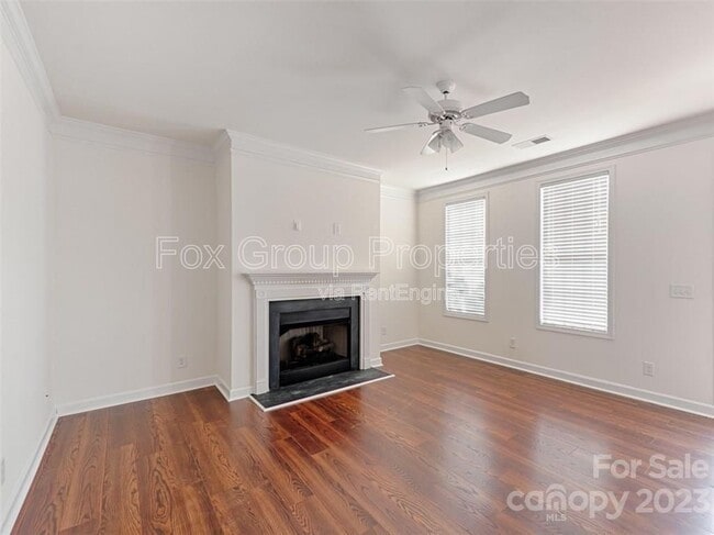 Photo - 242 Welton Way