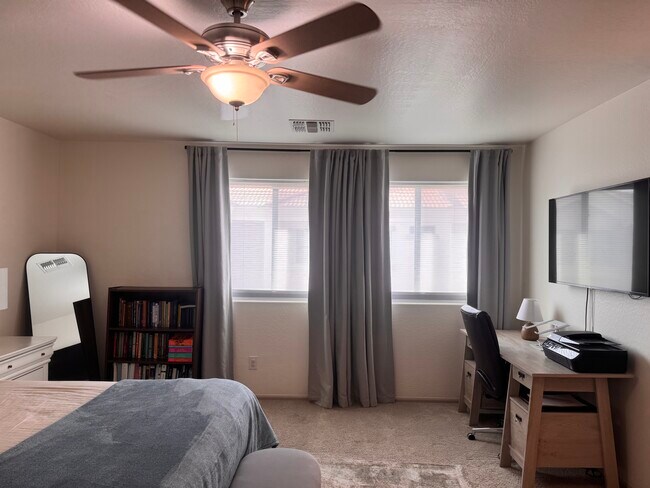 Photo - 125 N Sunvalley Blvd