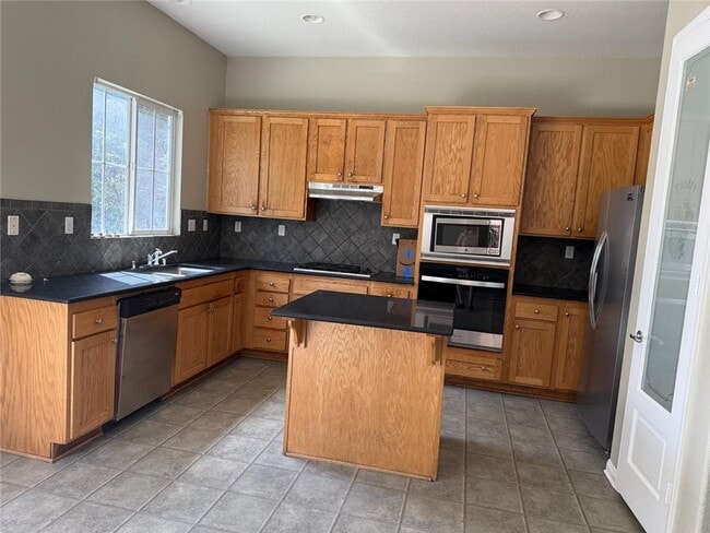 1742 Edmon Way