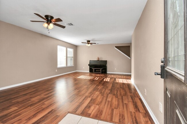 Photo - 1118 Desert Palms Ln