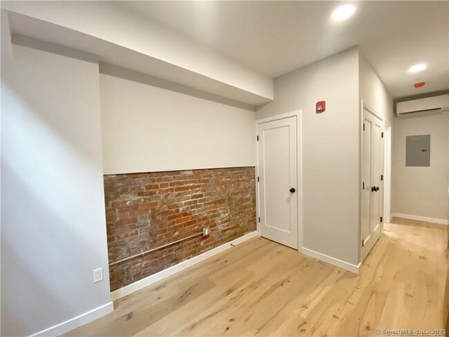 Photo - 51 Wall Street Unit 1