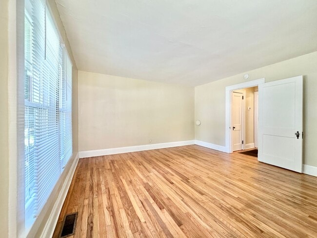 920 Lexington Ave