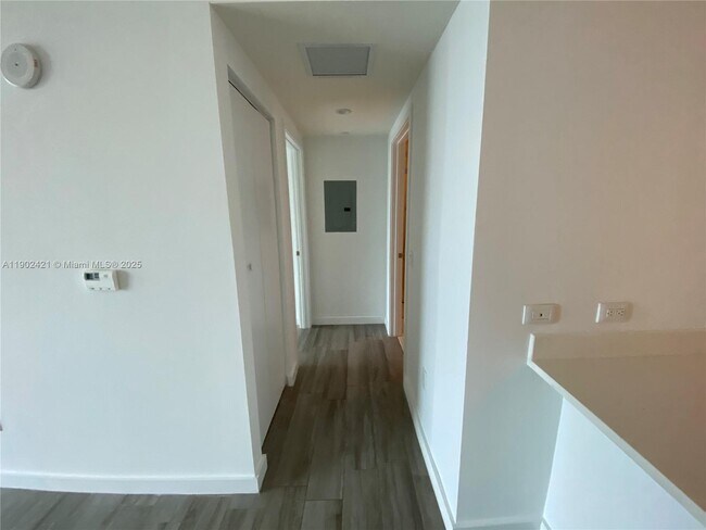 Photo - 1100 S Miami Ave Unidad 3408