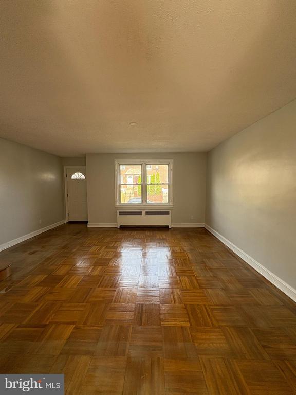 Photo - 7608 Rugby St