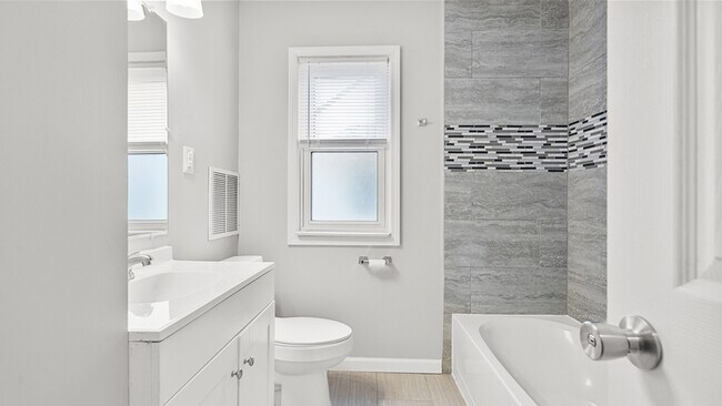 Photo - 6611 Jackson St