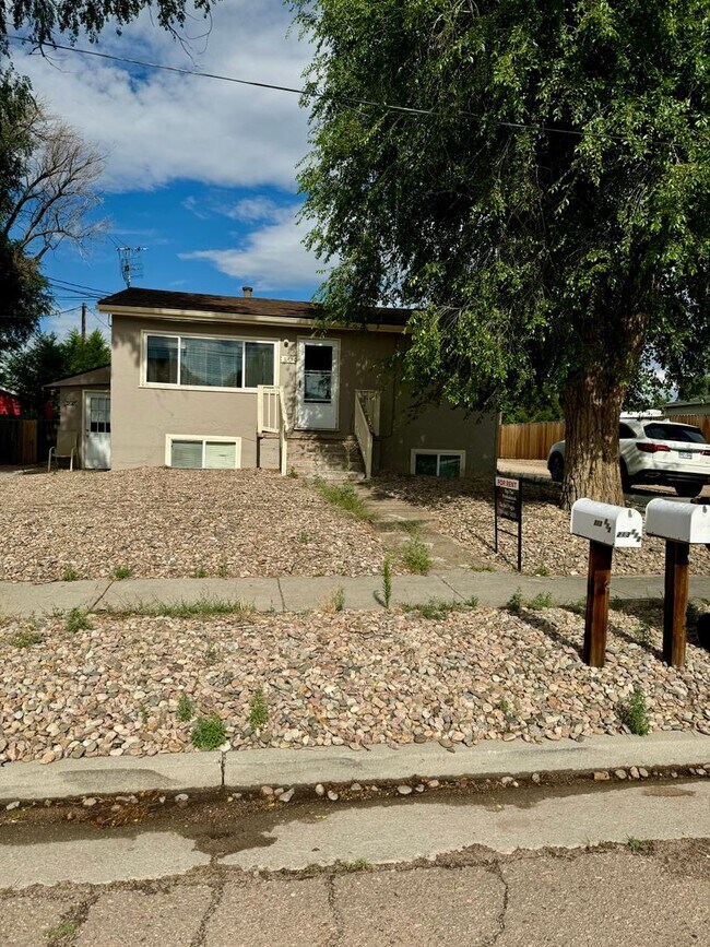 Race Unidad 213 Race Street Rental Fountain, CO