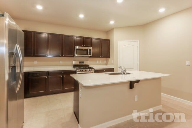 Photo - 165 Bloomfield Wy