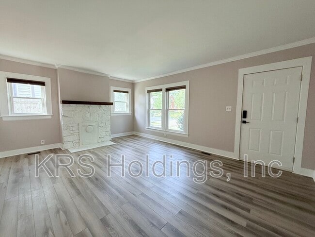 Photo - 512 N Maple St