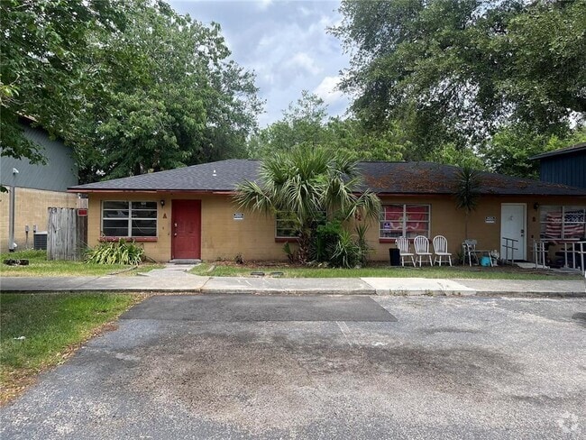 Building Photo - 2622 SW 31st Pl Rental