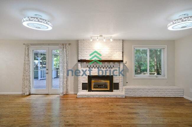 Photo - Spacious 5-Bedroom Haven with 3 Full Baths in Redmond – Your Dream Home Awaits!