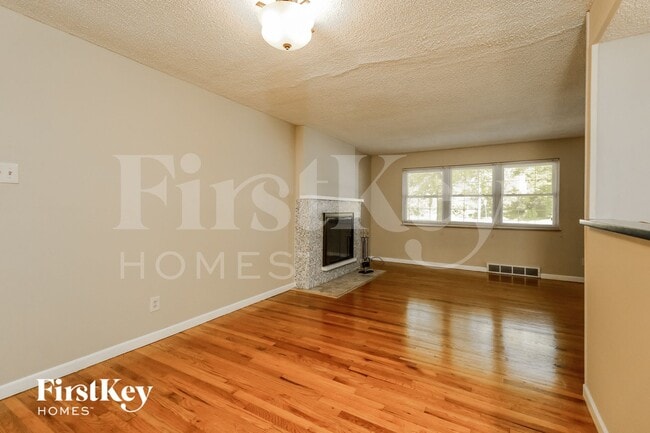 Photo - 13420 Old Jamestown Rd