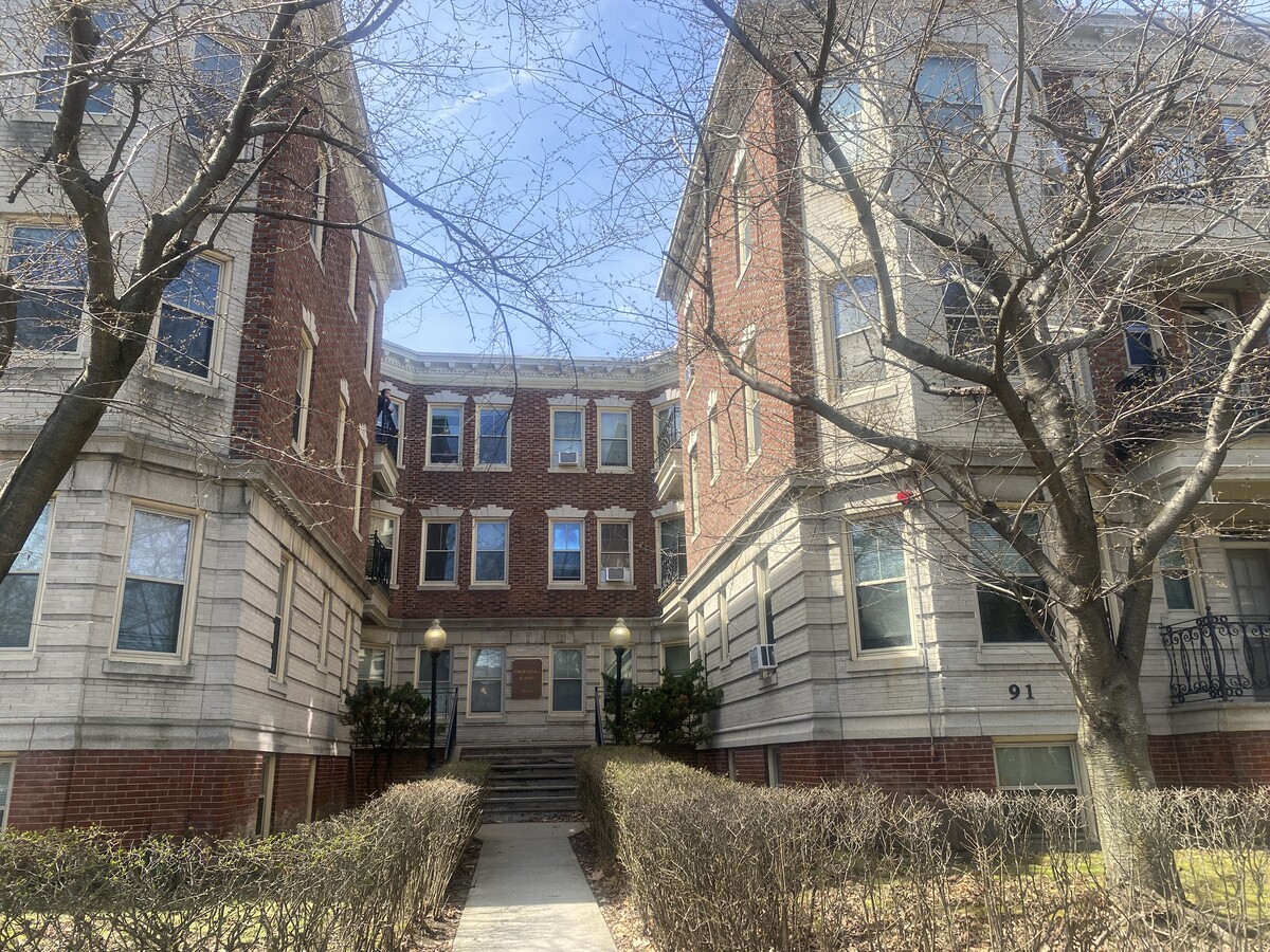 Photo - 91 Trowbridge St Unit 2