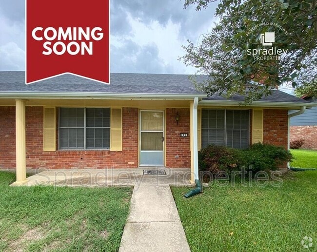 Building Photo - 803 Apache Dr Rental