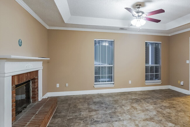 Photo - 144 Carriage Dr