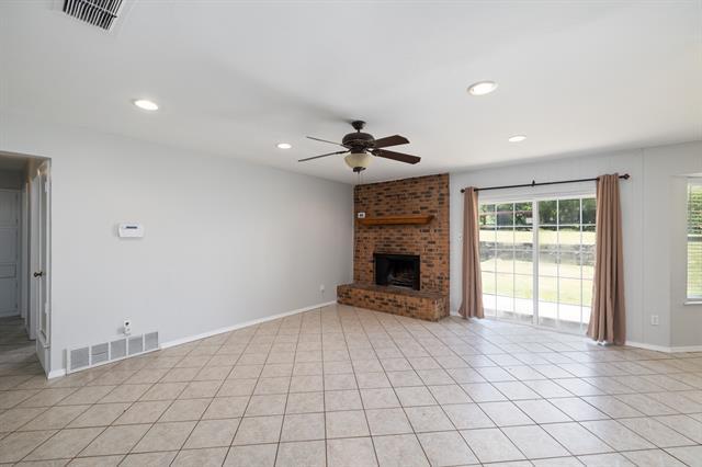 Photo - 308 Clearwood Dr