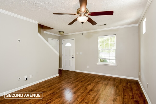 208 Ilex Dr