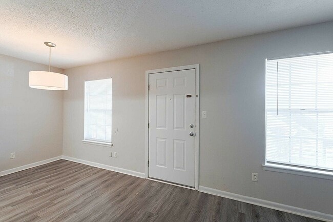 303_5219_Web_Final - Heron Lakes Apartments