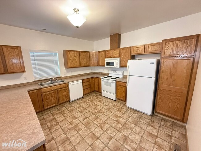 Photo - 7905 Skyline Way Unit 7905 Skyline Way #1