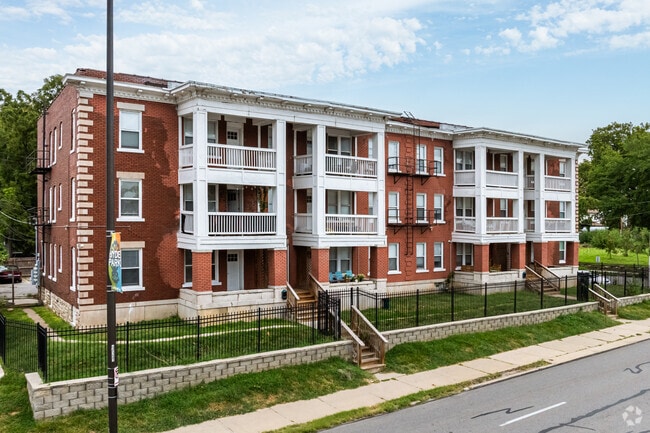 Building Photo - Oasis on Linwood Rental