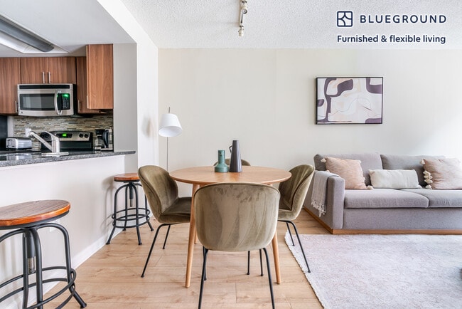 Photo - 1401 N Taft St Unidad FL5-ID1051