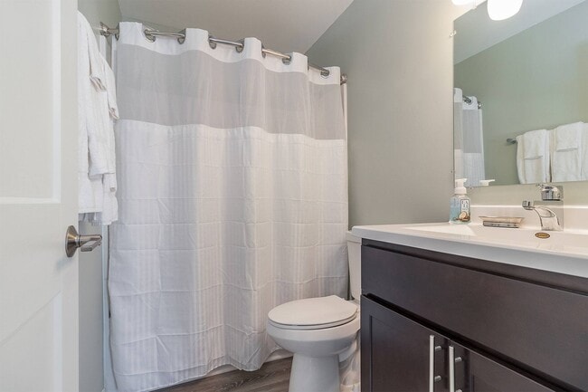 Haven Crystal Lake _ Bathroom