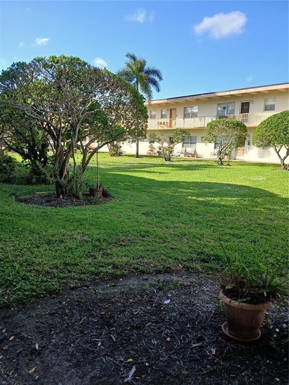 Photo - 2525 Hollywood Blvd Unit 115