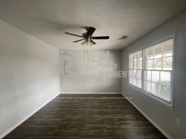 Photo - 406 Russell Pkwy Unit 2