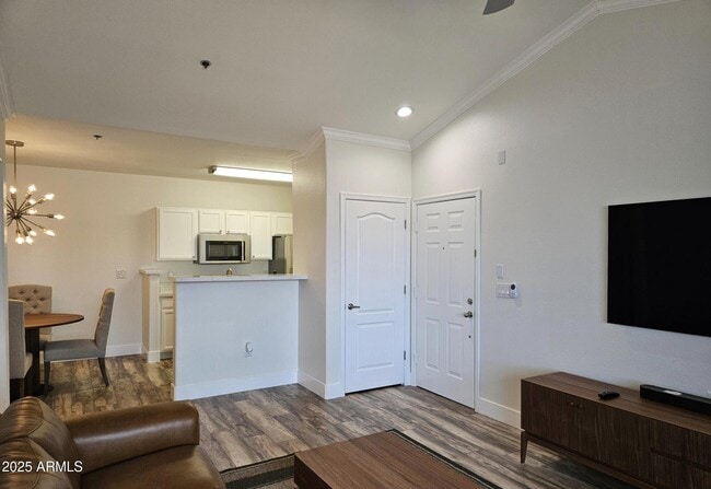 Building Photo - 2134 E Broadway Rd Unit 3043