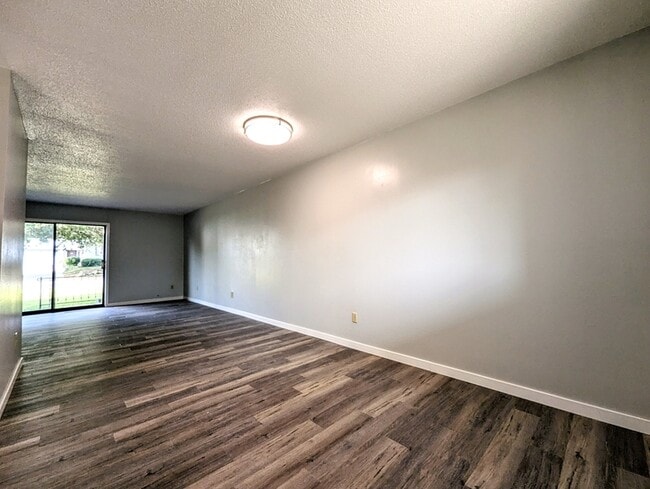 Photo - 310 N 11th St