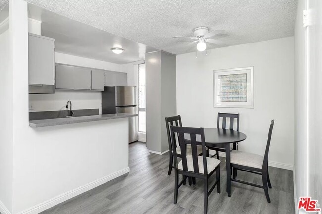 Photo - 1208 W Adams Blvd Unit 17