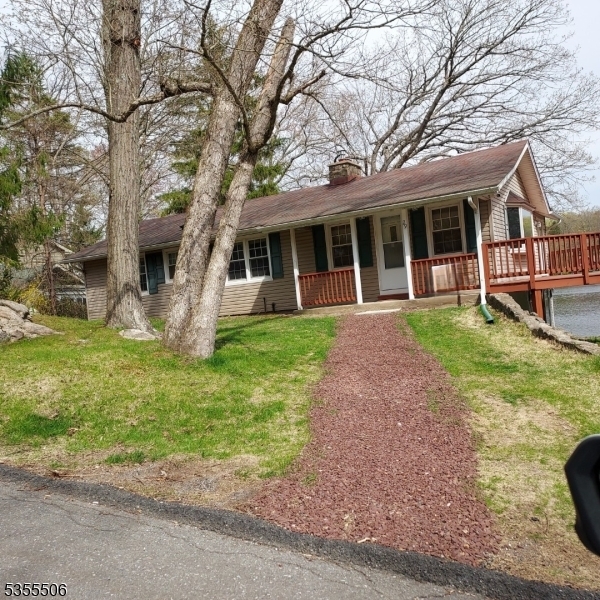Photo - 29 Lake Shore Rd E House