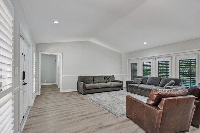 Photo - 2281 NW 36th St