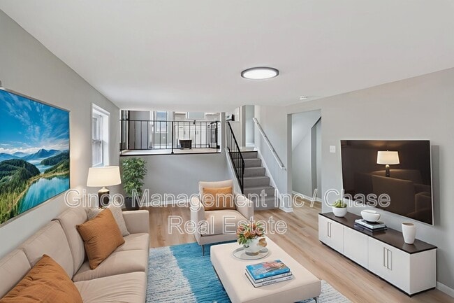 Photo - 242 S Harper Ave