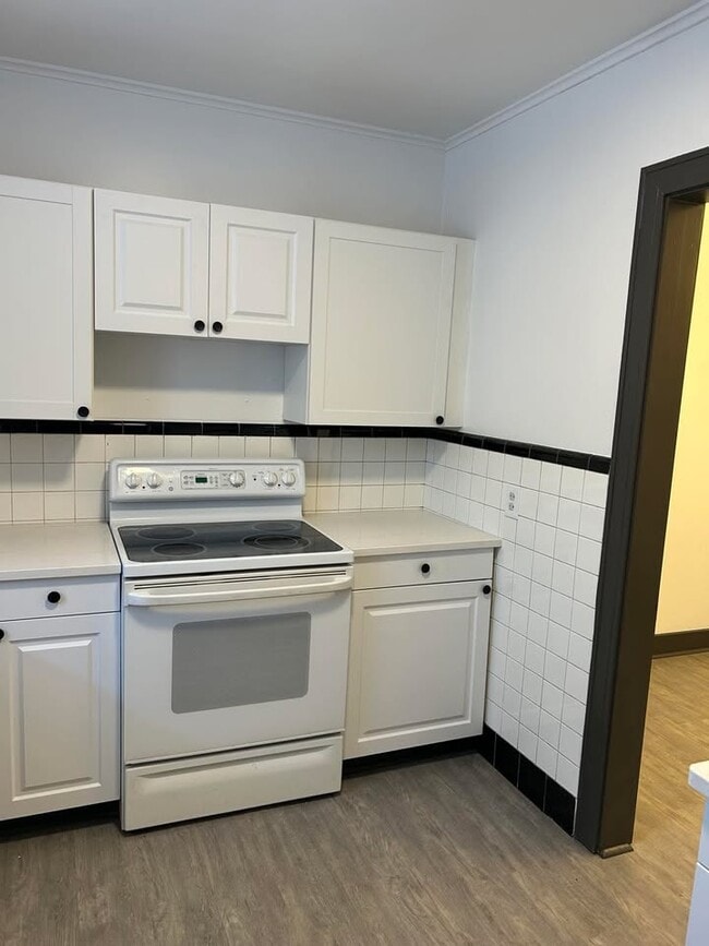 Building Photo - 238 E North St Unit Apartment 2