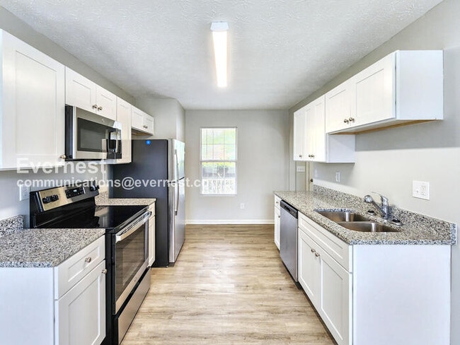 Photo - 707 Cloverdale Dr