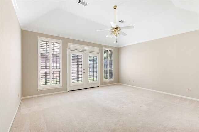 Building Photo - 3306 Redwood Lake Dr